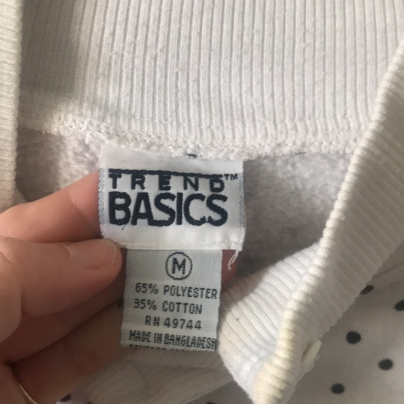 90s Trend Basics Polka Dot Sweatshirt - Picture 3 of 9